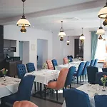 Novopolska - I Restauracja מלון 3*