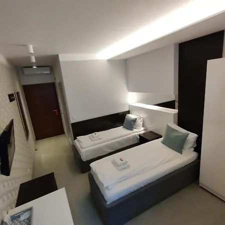 Novopolska - I Restauracja 3*