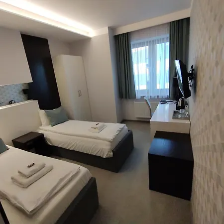 Novopolska - I Restauracja 호텔 3*