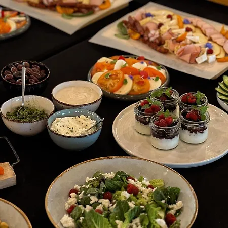 Novopolska - I Restauracja 3*