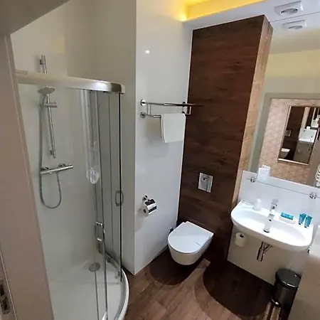 Novopolska - I Restauracja 3*