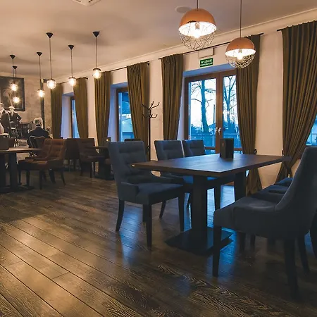Novopolska - I Restauracja Косцян