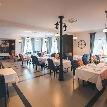 Novopolska - I Restauracja 3* Косцян