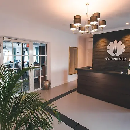 Novopolska - I Restauracja 3*