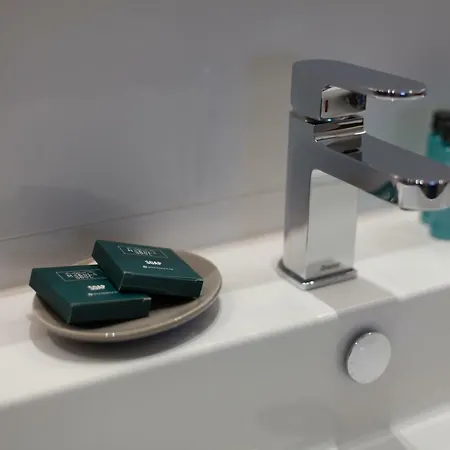 호텔 Novopolska - I Restauracja 3*