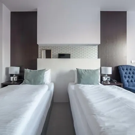 Novopolska - I Restauracja 3*