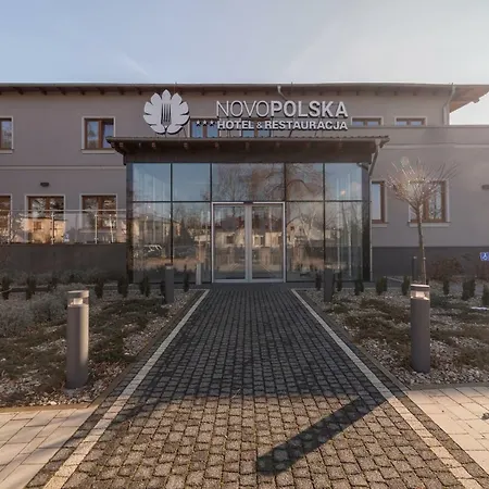 Novopolska - I Restauracja 3*