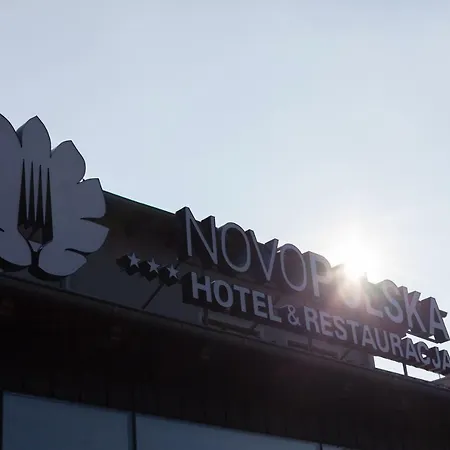 Novopolska - I Restauracja 호텔 3*