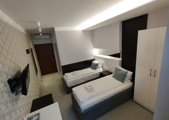 Novopolska - I Restauracja 3*