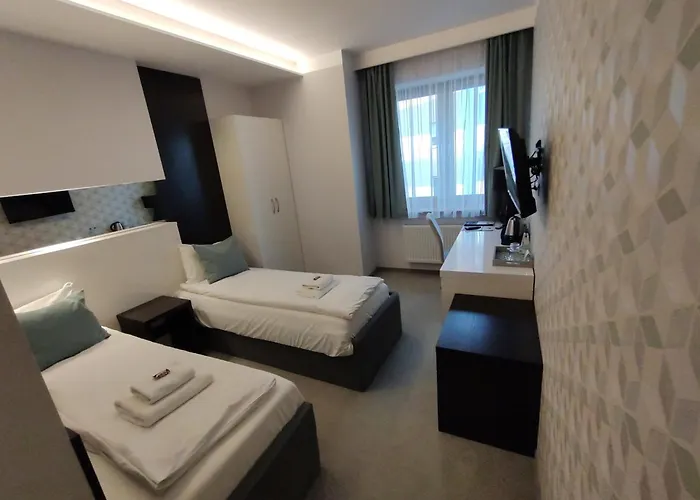 Novopolska - I Restauracja ホテル 3*