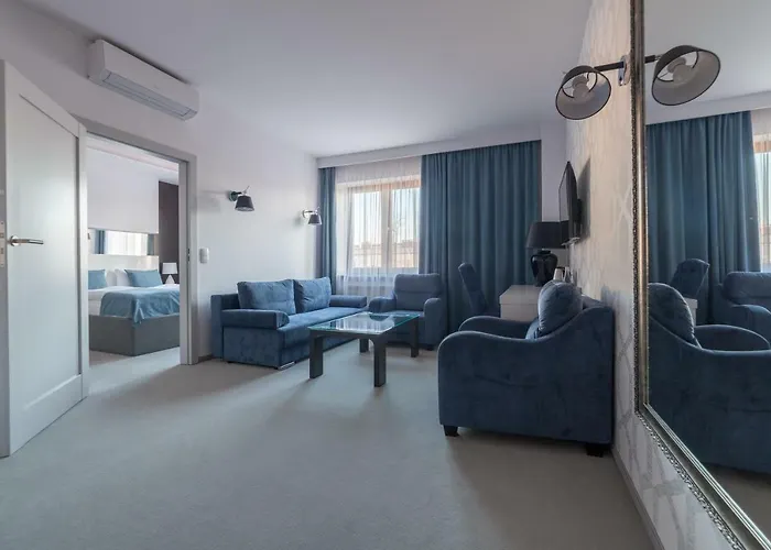 Novopolska - I Restauracja Hotel 3*