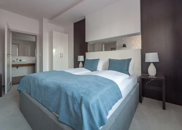 Novopolska - I Restauracja Hotel 3*