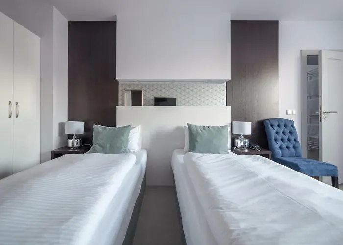 Novopolska - I Restauracja 3*