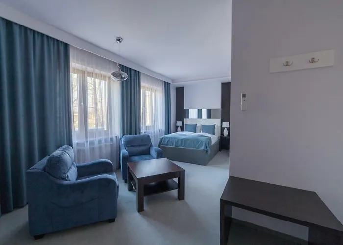 Novopolska - I Restauracja ホテル 3*